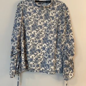 ASTR the Label blue floral blouse